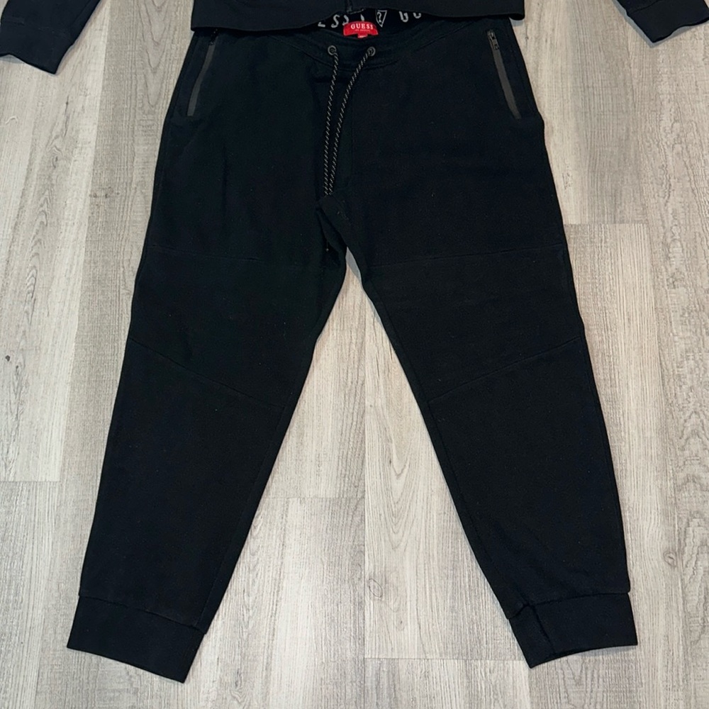 Men Guess Sweatsuit - Picture 3 of 7